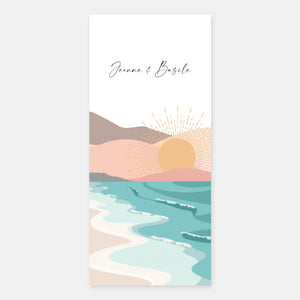 Hochzeitsmenü am Strand bei Sonnenuntergang